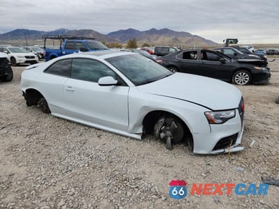 Czwarte zdjęcie samochodu z boku: 2013 AUDI RS5 VIN:WUAC6AFR4DA902306 - miniatura