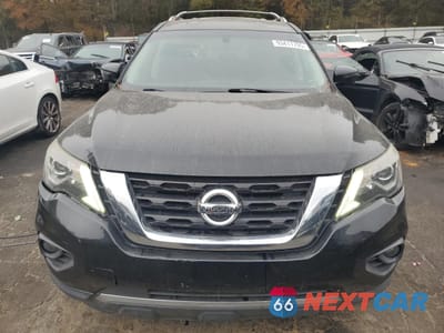 Piąte zdjęcie samochodu w środku: 2017 NISSAN PATHFINDER S VIN:5N1DR2MM3HC608889 - miniatura