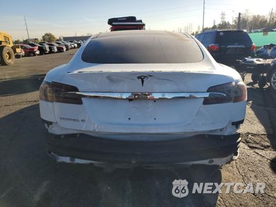 Zdjęcie 6 z 12 samochodu: 2013 TESLA MODEL S VIN:5YJSA1AC4DFP10949 - miniatura