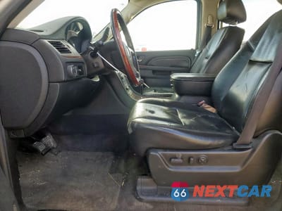 Zdjęcie 7 z 12 samochodu: 2010 CADILLAC ESCALADE VIN:1GYUKAEF3AR196411 - miniatura