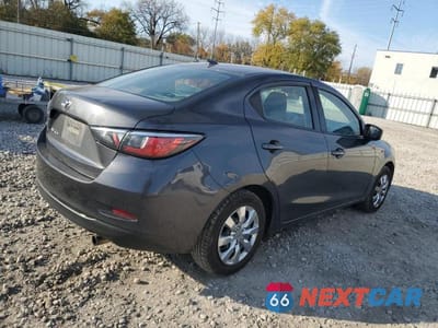 Trzecie zdjęcie samochodu z tyłu: 2019 TOYOTA YARIS L VIN:3MYDLBYV5KY505742 - miniatura