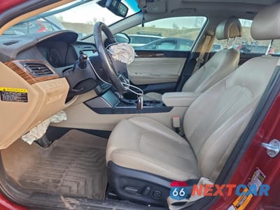 Zdjęcie 7 z 13 samochodu: 2017 HYUNDAI SONATA HYBRID VIN:KMHE34L3XHA070956 - miniatura