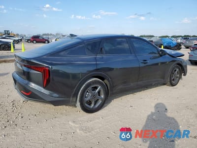 Trzecie zdjęcie samochodu z tyłu: 2025 KIA K4 LX VIN:3KPFT4DE8SE014544 - miniatura