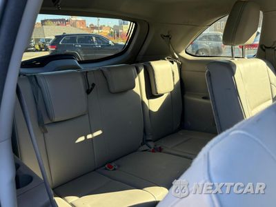 Zdjęcie 11 z 12 samochodu: 2018 TOYOTA HIGHLANDER SE VIN:5TDJZRFH5JS556444 - miniatura