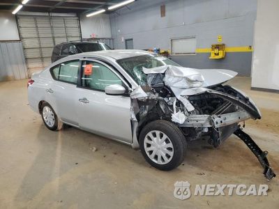 Czwarte zdjęcie samochodu z boku: 2019 NISSAN VERSA S VIN:3N1CN7APXKL825443 - miniatura