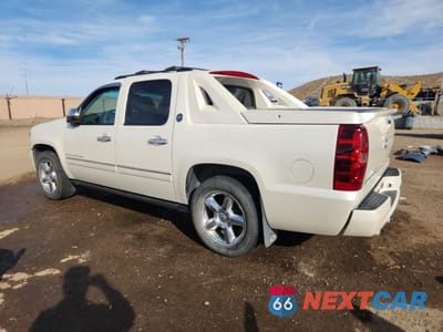 Drugie zdjęcie samochodu z przodu: 2013 CHEVROLET AVALANCHE LTZ VIN:3GNTKGE78DG272519 - miniatura