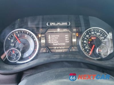 Zdjęcie 9 z 13 samochodu: 2019 RAM 3500 VIN:3C7WRTAL8KG553118 - miniatura