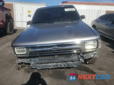 Piąte zdjęcie samochodu w środku: 1995 TOYOTA PICKUP 1/2 TON EXTRA LONG WHEELBASE DX VIN:JT4VN93DXS5044250 - miniatura