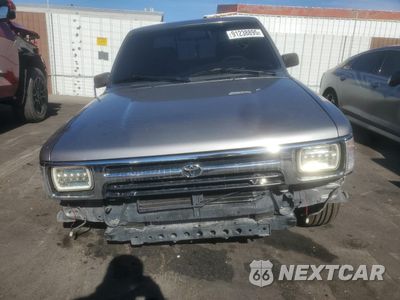 Piąte zdjęcie samochodu w środku: 1995 TOYOTA PICKUP 1/2 TON EXTRA LONG WHEELBASE DX VIN:JT4VN93DXS5044250 - miniatura
