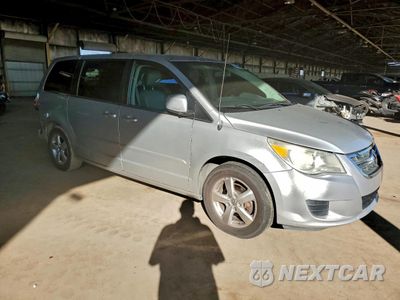 Czwarte zdjęcie samochodu z boku: 2010 VOLKSWAGEN ROUTAN SE VIN:2V4RW3D12AR268314 - miniatura