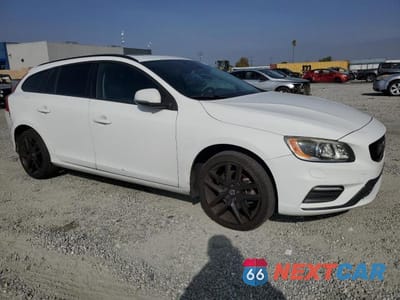 Czwarte zdjęcie samochodu z boku: 2018 VOLVO V60 T5 DYNAMIC VIN:YV140MEL1J2392563 - miniatura