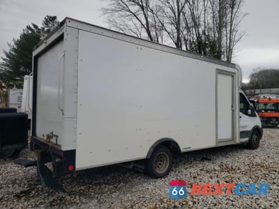 Trzecie zdjęcie samochodu z tyłu: 2022 FORD TRANSIT DELIVERY TRUCK VIN:1FDBF8PG8NKA66179 - miniatura
