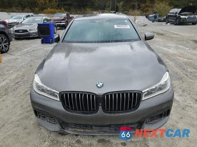 Piąte zdjęcie samochodu w środku: 2017 BMW 750 I MSPT VIN:WBA7F0C57HGM21279 - miniatura