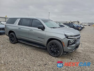 Czwarte zdjęcie samochodu z boku: 2025 CHEVROLET SUBURBAN K1500 PREMIER VIN:1GNS6FRD5SR160249 - miniatura