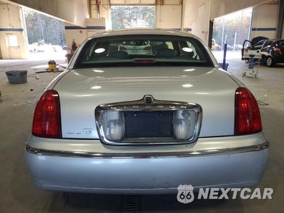 Zdjęcie 6 z 14 samochodu: 2000 LINCOLN TOWN CAR CARTIER VIN:1LNHM83W1YY869365 - miniatura