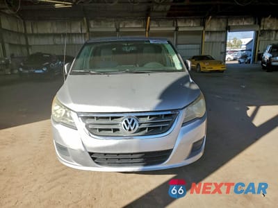 Piąte zdjęcie samochodu w środku: 2010 VOLKSWAGEN ROUTAN SE VIN:2V4RW3D12AR268314 - miniatura