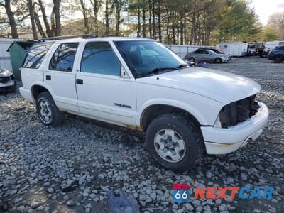 Czwarte zdjęcie samochodu z boku: 2002 CHEVROLET BLAZER VIN:1GNDT13WX2K238564 - miniatura