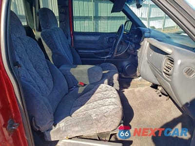 Zdjęcie 7 z 14 samochodu: 1999 GMC SONOMA VIN:1GTCT19XXX8506800 - miniatura