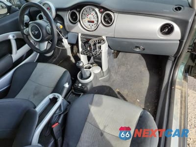 Zdjęcie 8 z 13 samochodu: 2006 MINI COOPER VIN:WMWRC33536TK71128 - miniatura