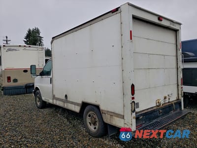 Drugie zdjęcie samochodu z przodu: 2004 GMC SAVANA CUTAWAY G3500 VIN:1GDGG31V741901769 - miniatura