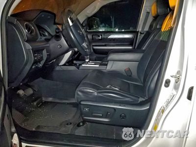 Zdjęcie 7 z 13 samochodu: 2020 TOYOTA TUNDRA CREWMAX 1794 VIN:5TFAY5F1XLX944796 - miniatura