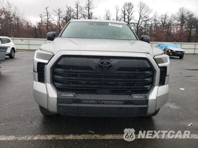 Piąte zdjęcie samochodu w środku: 2024 TOYOTA TUNDRA CREWMAX SR VIN:5TFLA5DB5RX132789 - miniatura