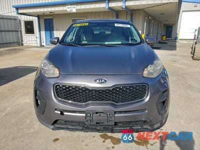 Piąte zdjęcie samochodu w środku: 2017 KIA SPORTAGE LX VIN:KNDPM3AC2H7073368 - miniatura
