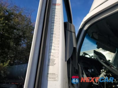 Zdjęcie 10 z 10 samochodu: 2014 KENWORTH T680 SEMI TRUCK VIN:1XKYA48X6EJ403110 - miniatura