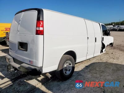 Trzecie zdjęcie samochodu z tyłu: 2024 CHEVROLET EXPRESS G3500 DELIVERY VAN VIN:1GCZGHF70R1225905 - miniatura