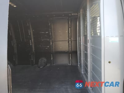 Zdjęcie 11 z 14 samochodu: 2023 CHEVROLET EXPRESS DELIVERY VAN VIN:1GCWGBFP6P1100145 - miniatura