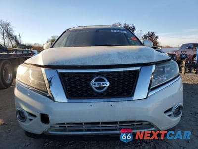 Piąte zdjęcie samochodu w środku: 2015 NISSAN PATHFINDER S VIN:5N1AR2MM4FC695556 - miniatura