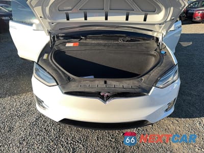 Zdjęcie 7 z 10 samochodu: 2016 TESLA MODEL X VIN:5YJXCBE2XGF004399 - miniatura