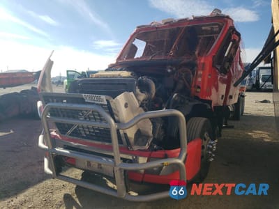 Drugie zdjęcie samochodu z przodu: 2018 VOLVO VN VNL VIN:4V4NC9EHXJN999316 - miniatura