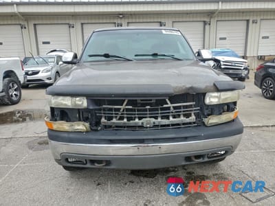 Piąte zdjęcie samochodu w środku: 2002 CHEVROLET SILVERADO K1500 VIN:2GCEK19T021338024 - miniatura