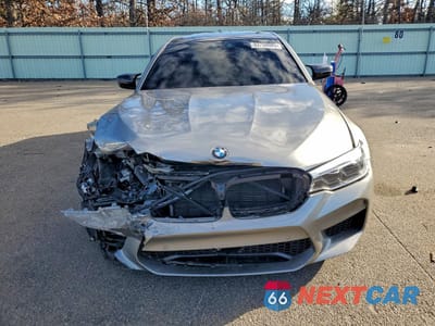 Piąte zdjęcie samochodu w środku: 2019 BMW M5 VIN:WBSJF0C59KB447081 - miniatura