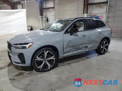 2025 VOLVO XC60 ULTRA YV4M12RM6S1054865 - główne zdjęcie licytacji z USA - miniatura