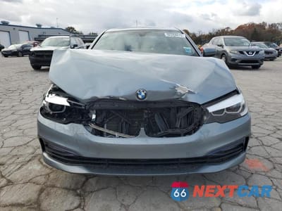 Piąte zdjęcie samochodu w środku: 2018 BMW 530E VIN:WBAJA9C50JB249690 - miniatura