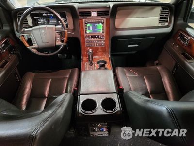 Zdjęcie 8 z 15 samochodu: 2011 LINCOLN NAVIGATOR L VIN:5LMJJ3H51BEJ08628 - miniatura