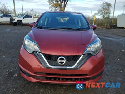 Piąte zdjęcie samochodu w środku: 2018 NISSAN VERSA NOTE S VIN:3N1CE2CP2JL362776 - miniatura