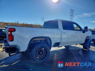 Trzecie zdjęcie samochodu z tyłu: 2021 CHEVROLET SILVERADO K2500 HEAVY DUTY LT VIN:1GC1YNEY3MF181543 - miniatura