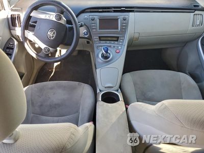 Zdjęcie 8 z 13 samochodu: 2012 TOYOTA PRIUS VIN:JTDKN3DUXC5511182 - miniatura