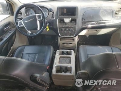 Zdjęcie 8 z 13 samochodu: 2015 CHRYSLER TOWN & COUNTRY LX VIN:2C4RC1AG1FR677976 - miniatura
