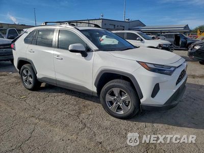 Czwarte zdjęcie samochodu z boku: 2022 TOYOTA RAV4 XLE VIN:2T3W1RFV1NC174856 - miniatura