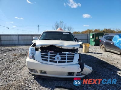Piąte zdjęcie samochodu w środku: 2010 CADILLAC ESCALADE ESV PREMIUM VIN:1GYUKJEF1AR110884 - miniatura