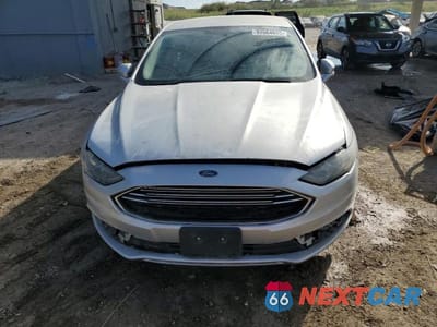 Piąte zdjęcie samochodu w środku: 2017 FORD FUSION SE HYBRID VIN:3FA6P0LU3HR141571 - miniatura