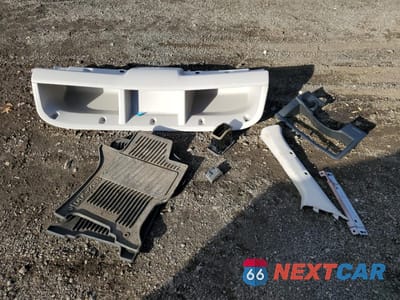 Zdjęcie 13 z 14 samochodu: 2018 NISSAN NV 2500 DELIVERY VAN VIN:1N6BF0LY2JN806173 - miniatura