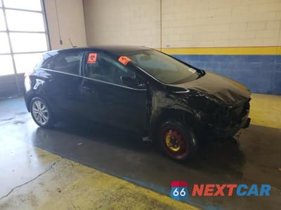 Czwarte zdjęcie samochodu z boku: 2015 HYUNDAI ELANTRA GT VIN:KMHD35LH9FU237316 - miniatura
