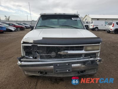 Piąte zdjęcie samochodu w środku: 1997 CHEVROLET SUBURBAN K2500 VIN:1GNGK26J7VJ300728 - miniatura