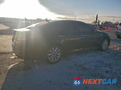 Trzecie zdjęcie samochodu z tyłu: 2018 KIA OPTIMA LX VIN:5XXGT4L35JG239112 - miniatura