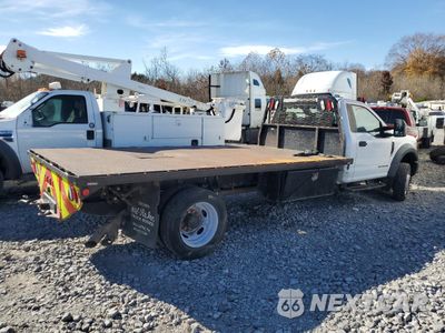 Trzecie zdjęcie samochodu z tyłu: 2019 FORD F550 SUPER DUTY FLATBED TRUCK VIN:1FDUF5HT7KDA06476 - miniatura